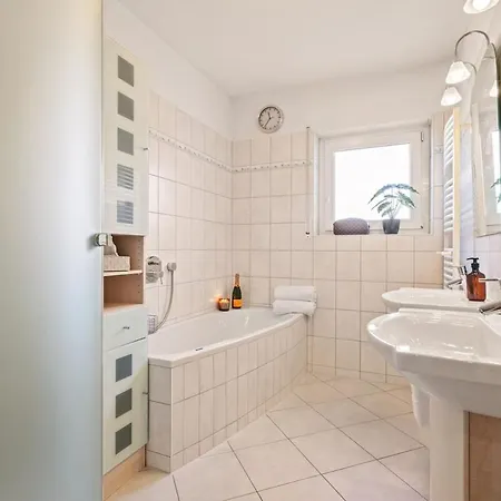 Hafenblick Direkt Am Apartman
